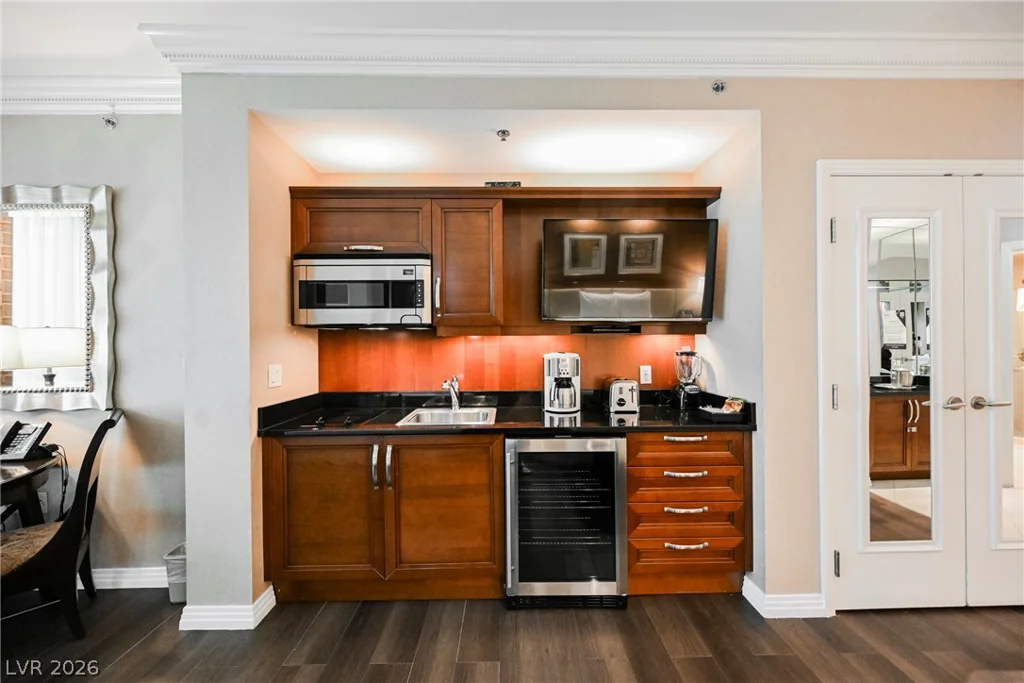 135 Harmon, Las Vegas, NV 89109