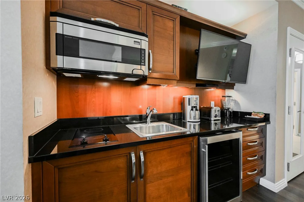 135 Harmon, Las Vegas, NV 89109