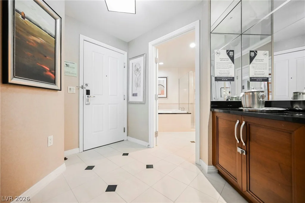 135 Harmon, Las Vegas, NV 89109