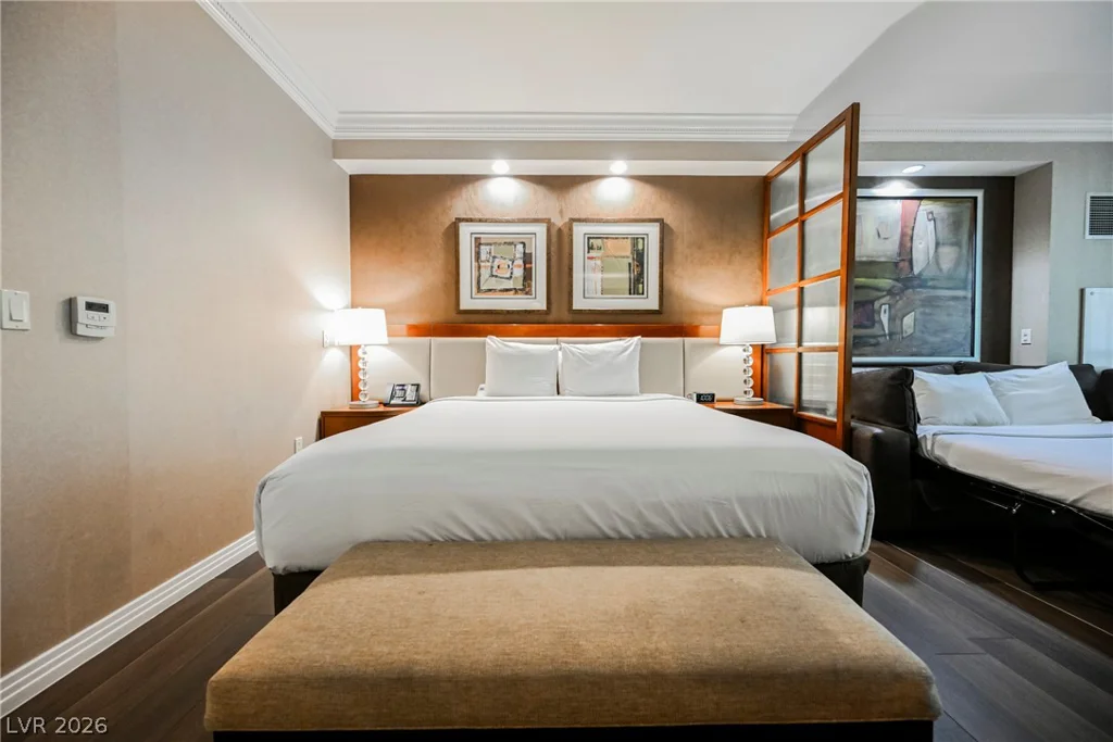 135 Harmon, Las Vegas, NV 89109
