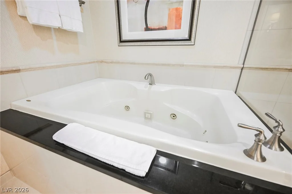 135 Harmon, Las Vegas, NV 89109