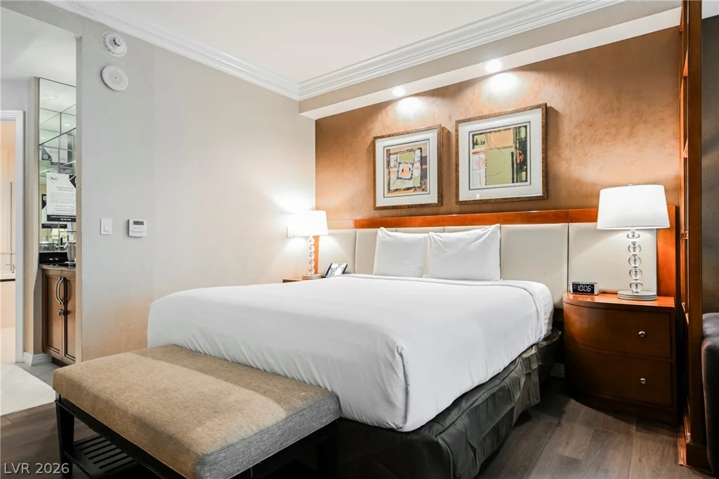 135 Harmon, Las Vegas, NV 89109
