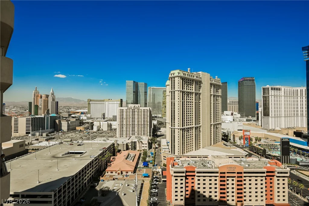 135 Harmon, Las Vegas, NV 89109
