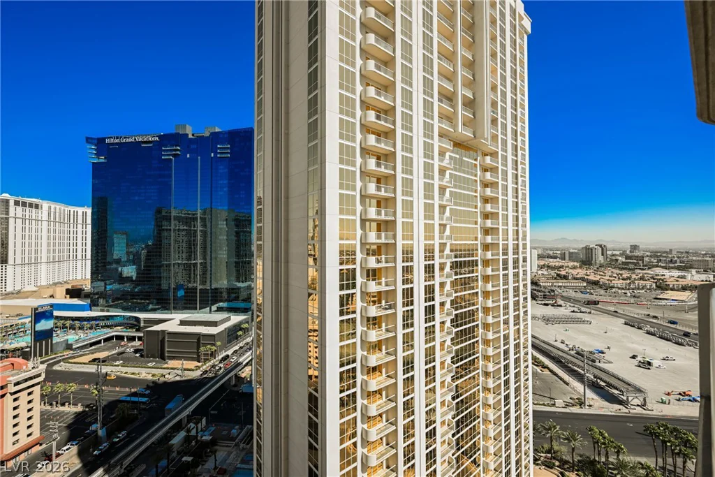135 Harmon, Las Vegas, NV 89109