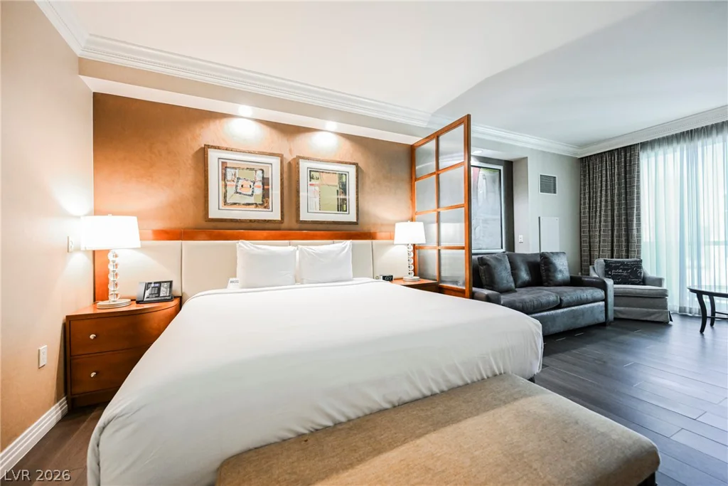 135 Harmon, Las Vegas, NV 89109