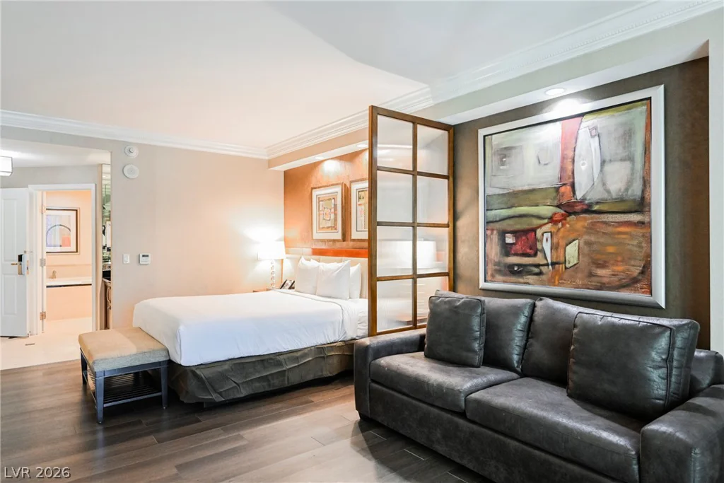 135 Harmon, Las Vegas, NV 89109