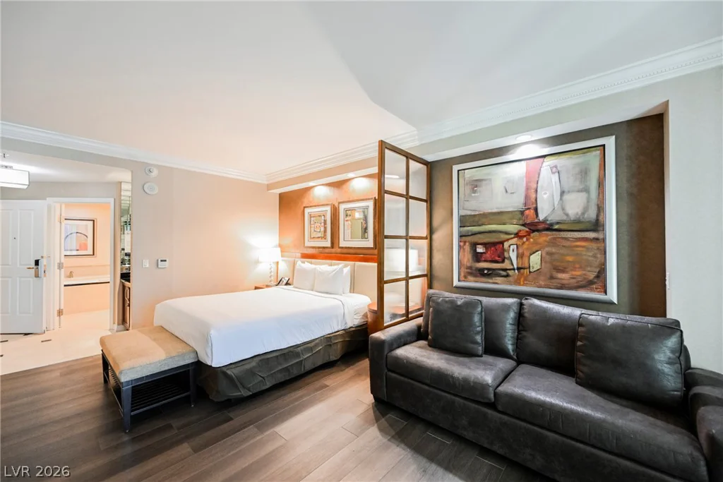 135 Harmon, Las Vegas, NV 89109