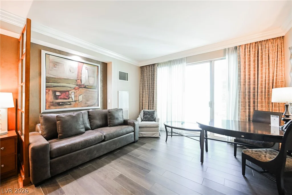 135 Harmon, Las Vegas, NV 89109