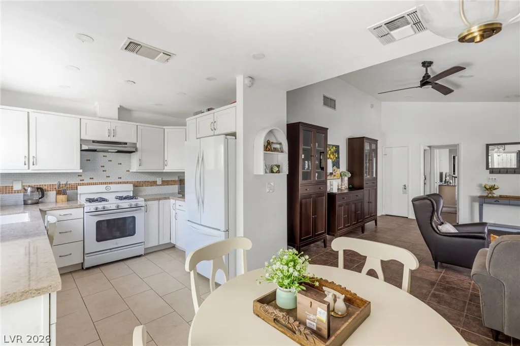 760 Thousand Oaks, Las Vegas, NV 89123