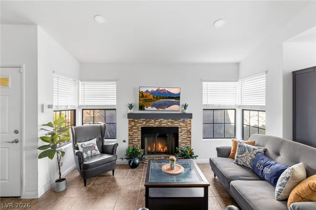 760 Thousand Oaks, Las Vegas, NV 89123