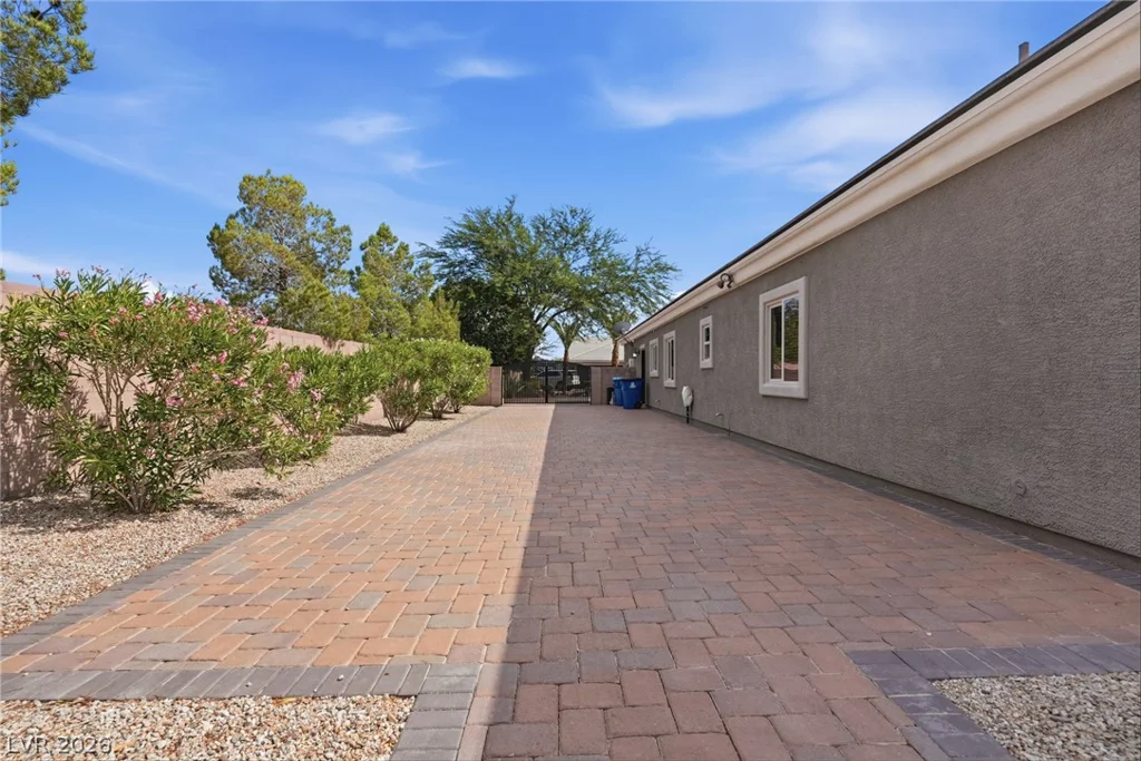 8420 Cedar Mill Falls, Las Vegas, NV 89143