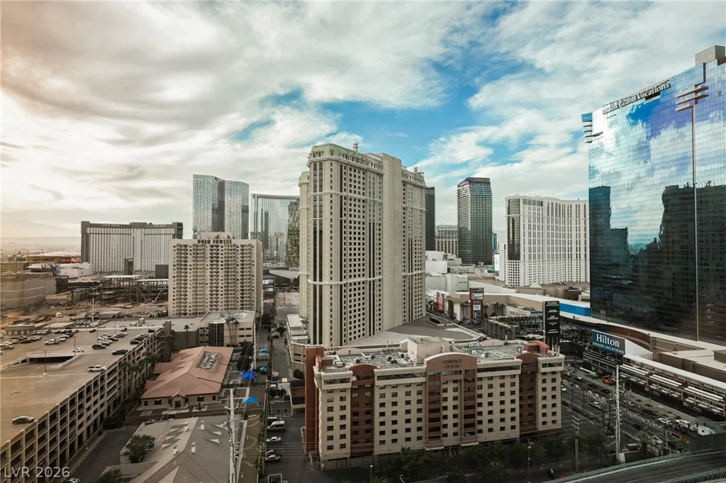135 Harmon, Las Vegas, NV 89109
