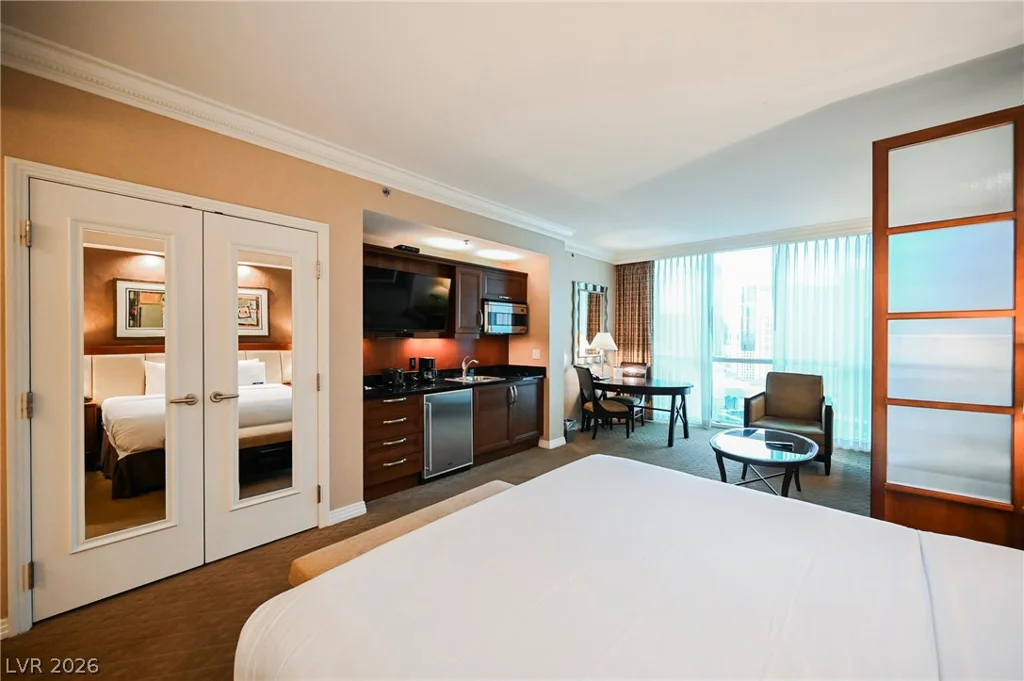 135 Harmon, Las Vegas, NV 89109