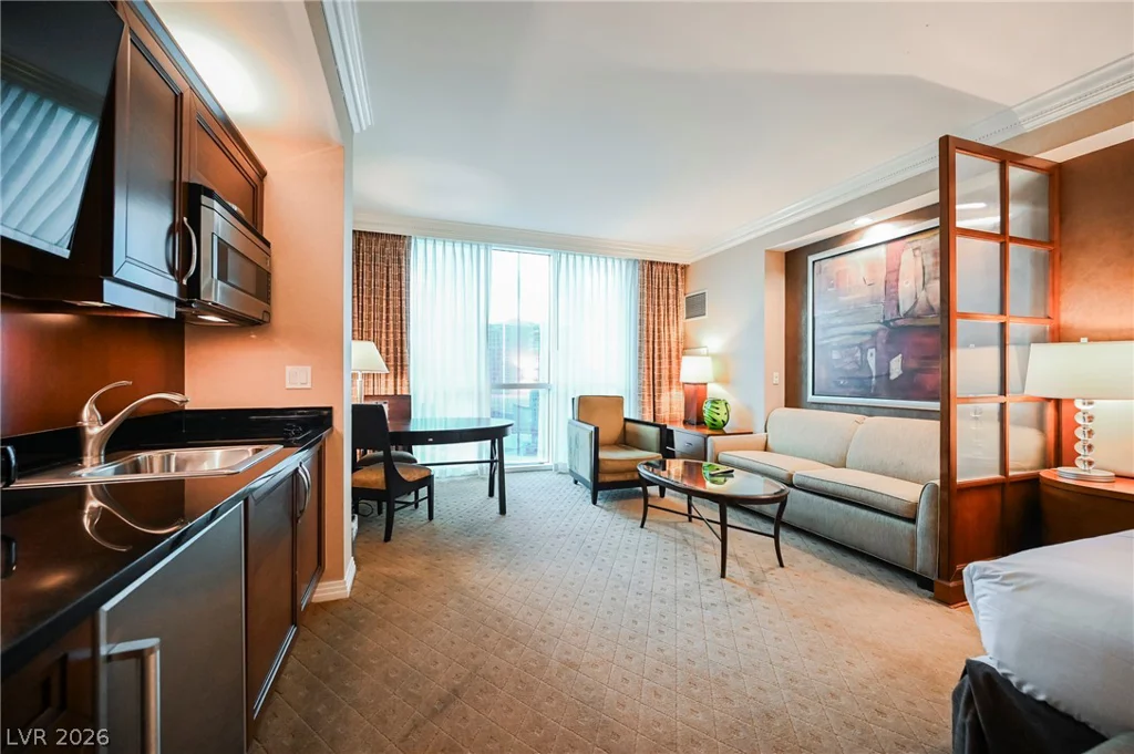 135 Harmon, Las Vegas, NV 89109