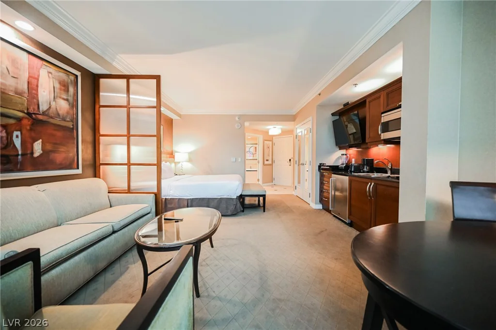 135 Harmon, Las Vegas, NV 89109
