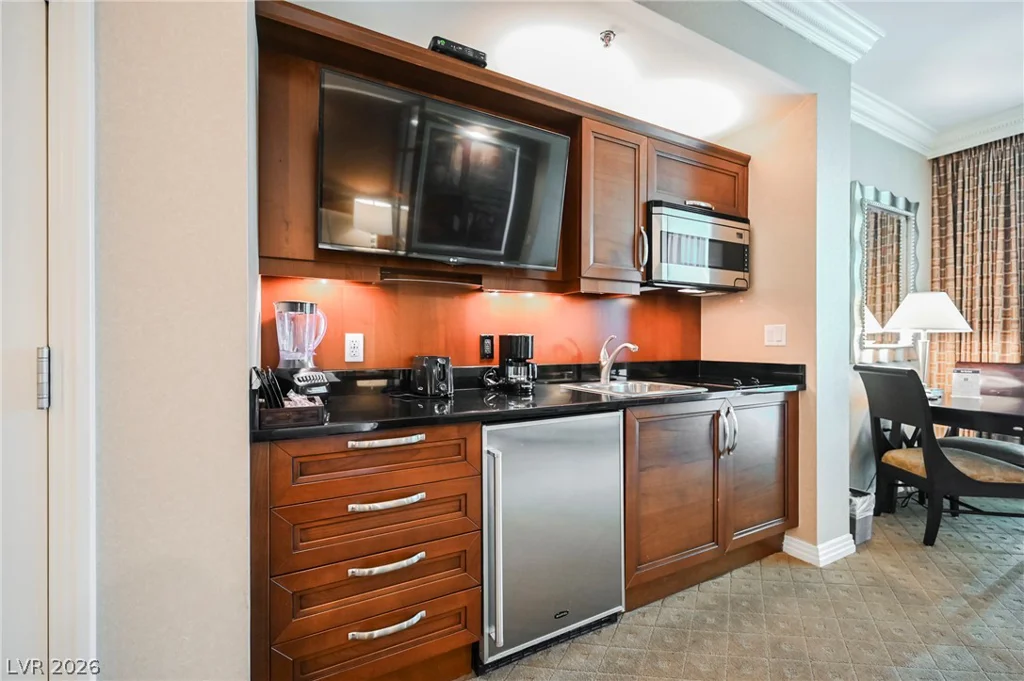 135 Harmon, Las Vegas, NV 89109