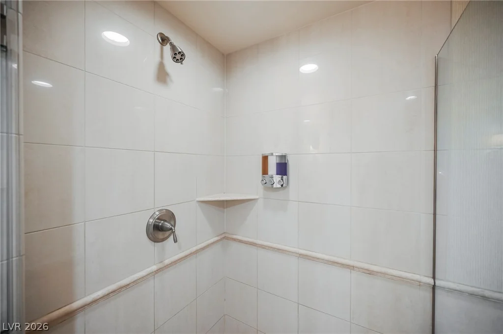 135 Harmon, Las Vegas, NV 89109