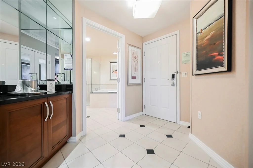 135 Harmon, Las Vegas, NV 89109