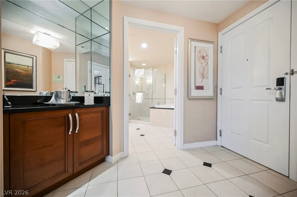 135 Harmon, Las Vegas, NV 89109