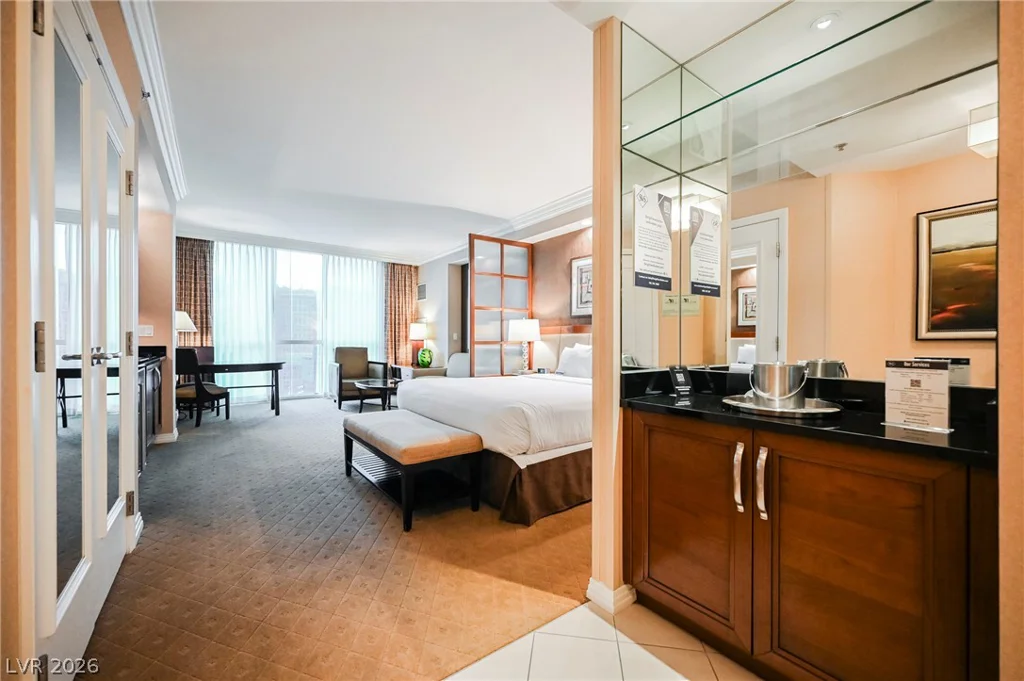 135 Harmon, Las Vegas, NV 89109
