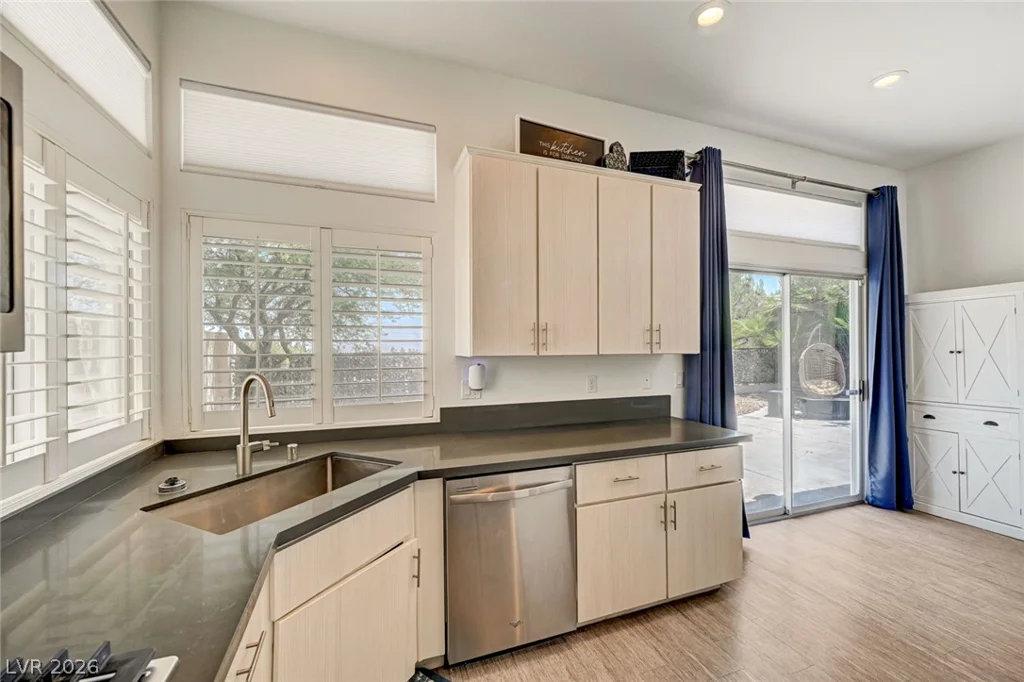1728 Pacific Castle, Las Vegas, NV 89144