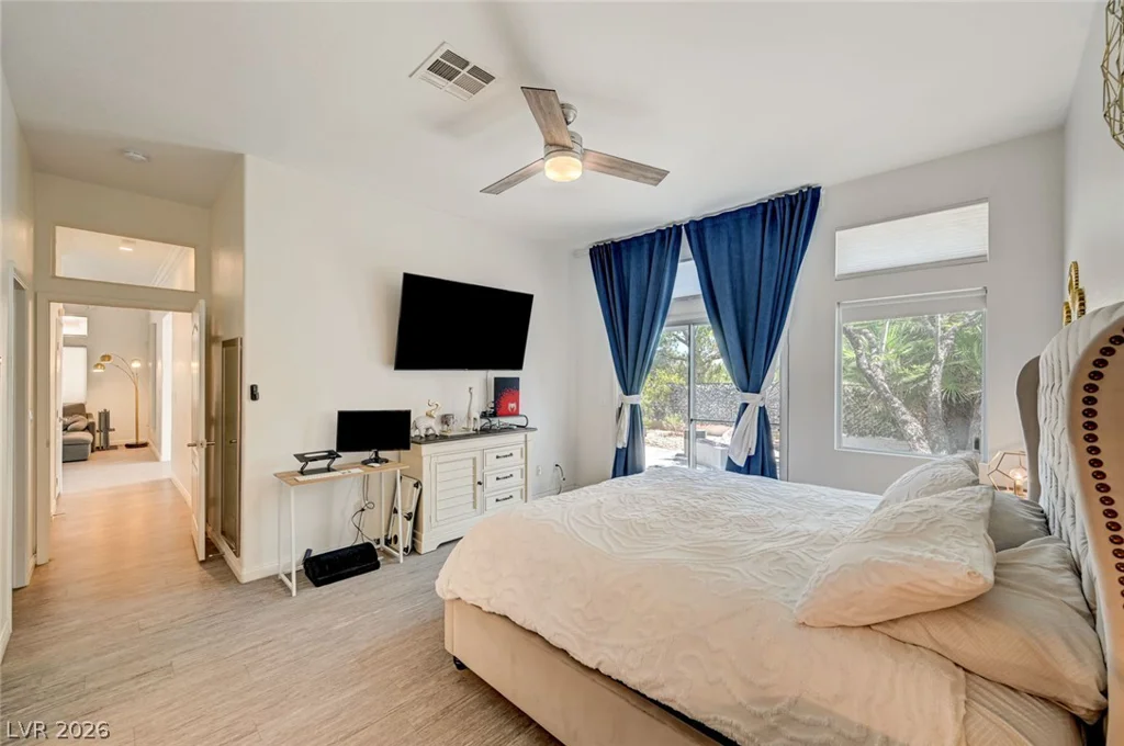 1728 Pacific Castle, Las Vegas, NV 89144