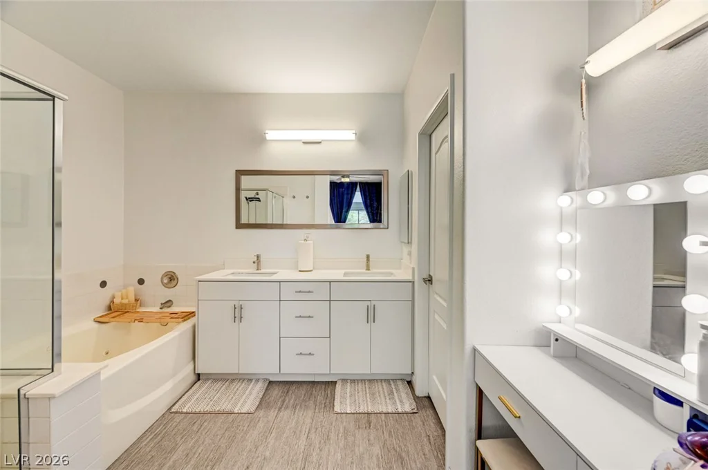 1728 Pacific Castle, Las Vegas, NV 89144