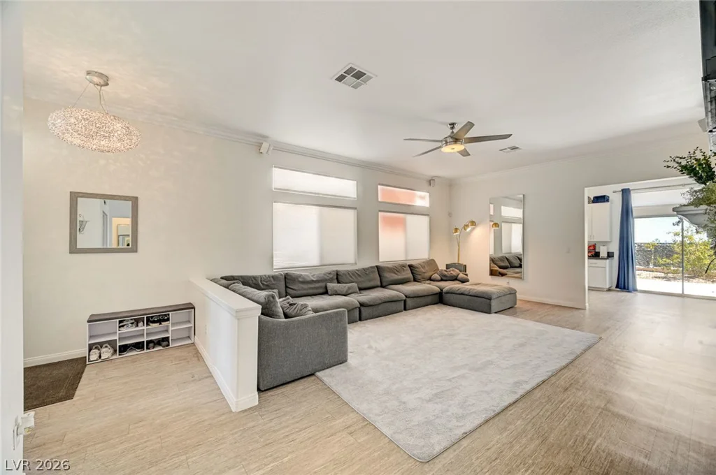 1728 Pacific Castle, Las Vegas, NV 89144