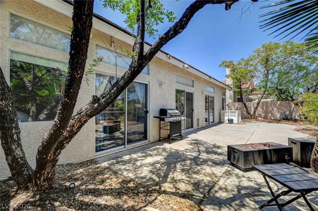 1728 Pacific Castle, Las Vegas, NV 89144