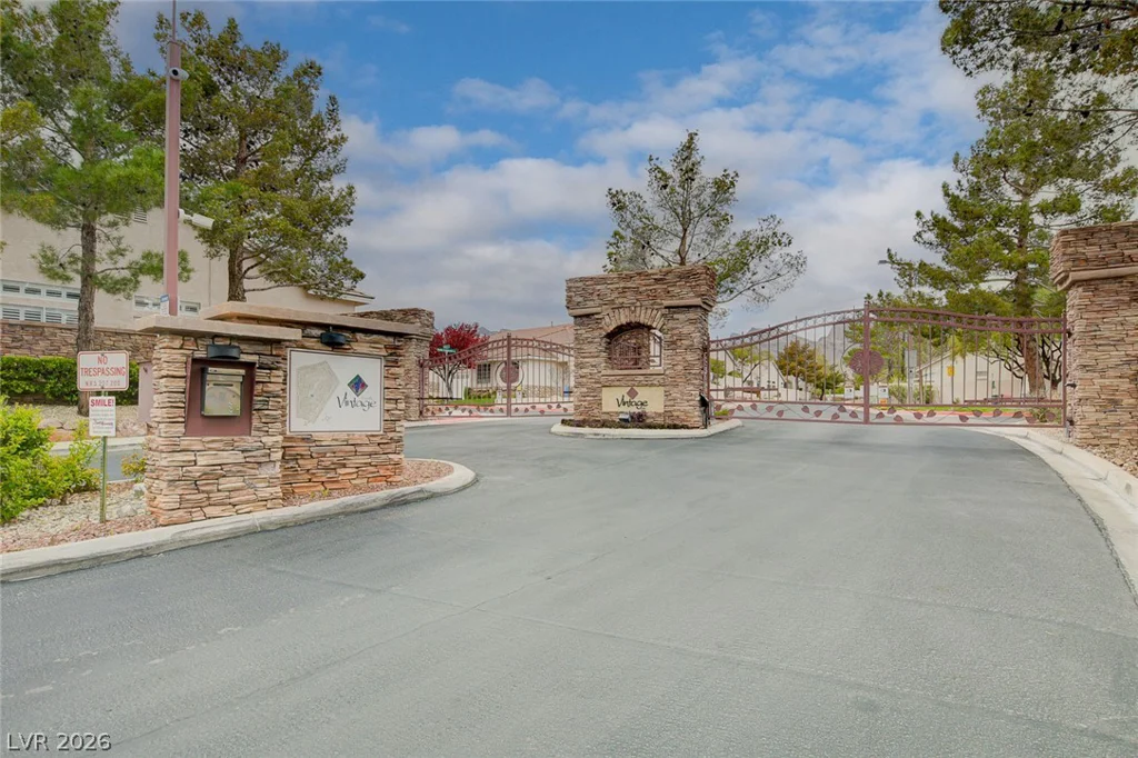 1728 Pacific Castle, Las Vegas, NV 89144