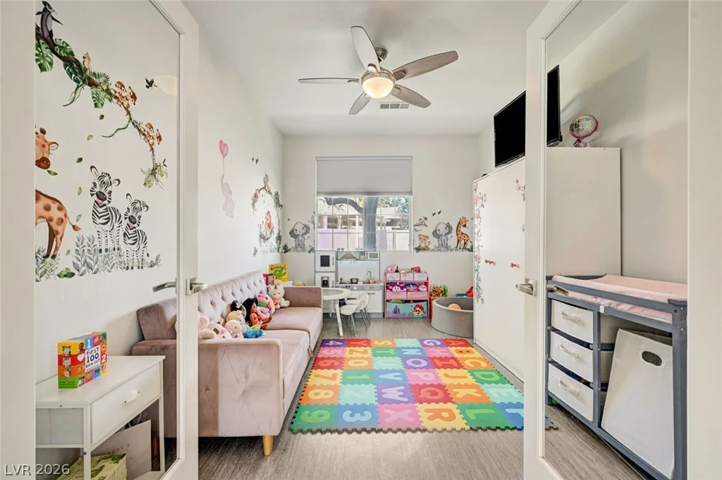 1728 Pacific Castle, Las Vegas, NV 89144