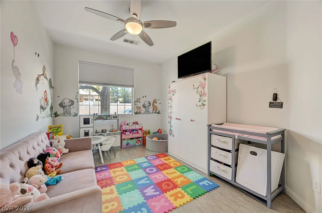 1728 Pacific Castle, Las Vegas, NV 89144