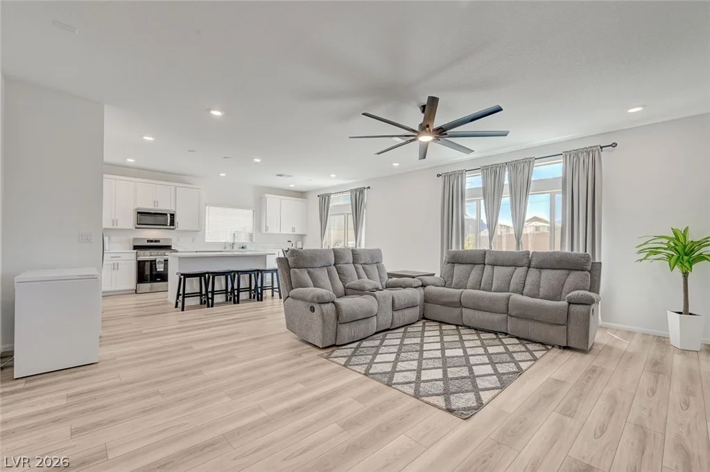 10229 Bloom Quick, Las Vegas, NV 89141