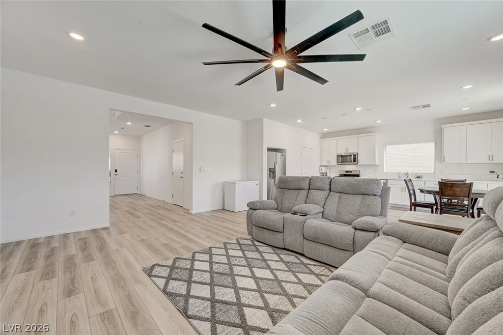 10229 Bloom Quick, Las Vegas, NV 89141