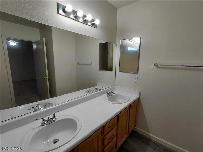9617 Pine River, Las Vegas, NV 89123