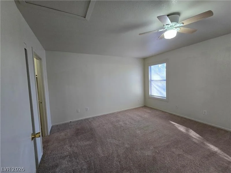 9617 Pine River, Las Vegas, NV 89123