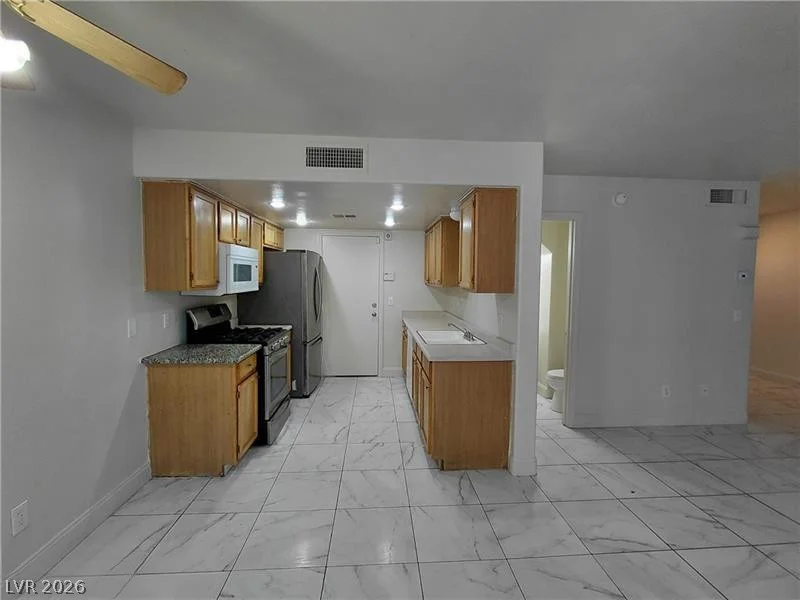 9617 Pine River, Las Vegas, NV 89123