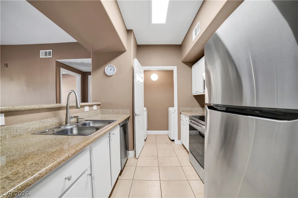 8000 Badura, Las Vegas, NV 89113