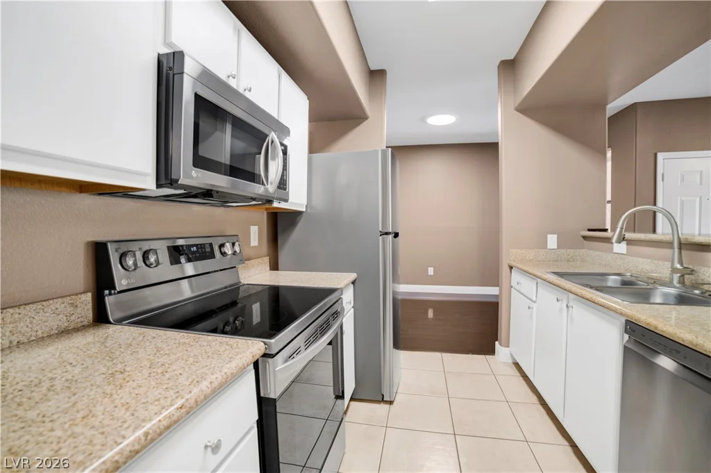 8000 Badura, Las Vegas, NV 89113