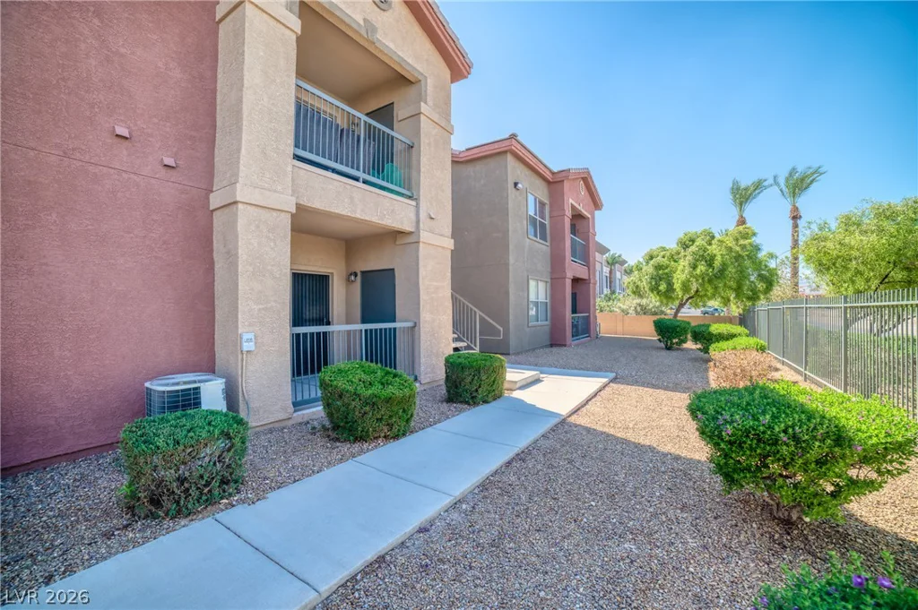 8000 Badura, Las Vegas, NV 89113