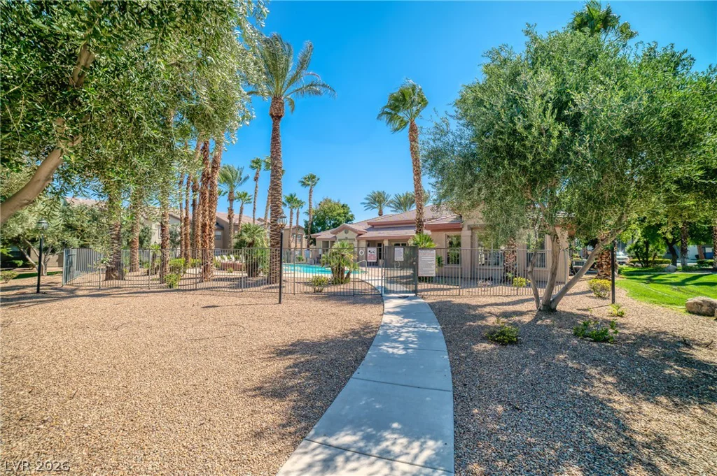 8000 Badura, Las Vegas, NV 89113
