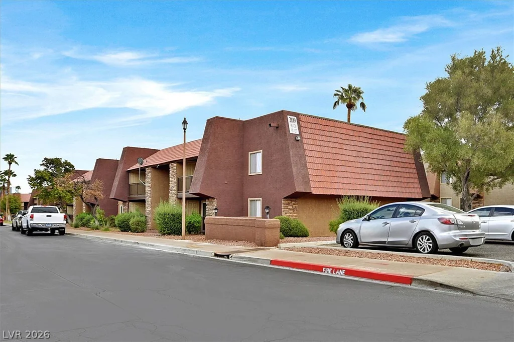5081 River Glen, Las Vegas, NV 89103