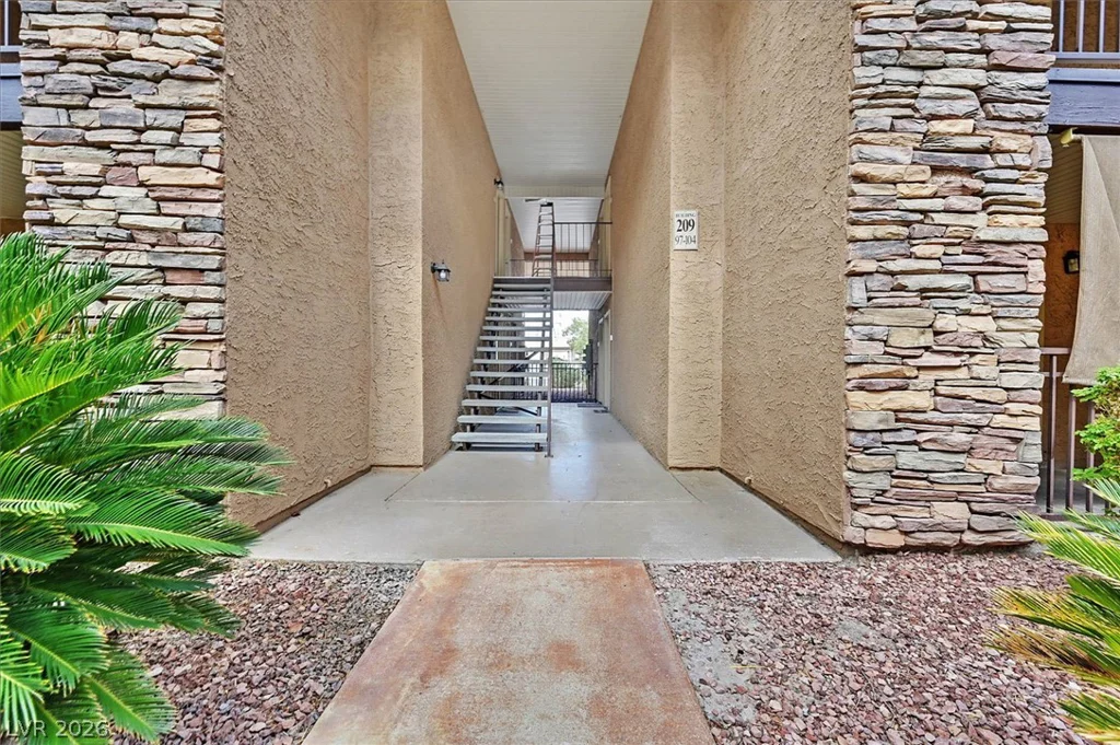 5081 River Glen, Las Vegas, NV 89103