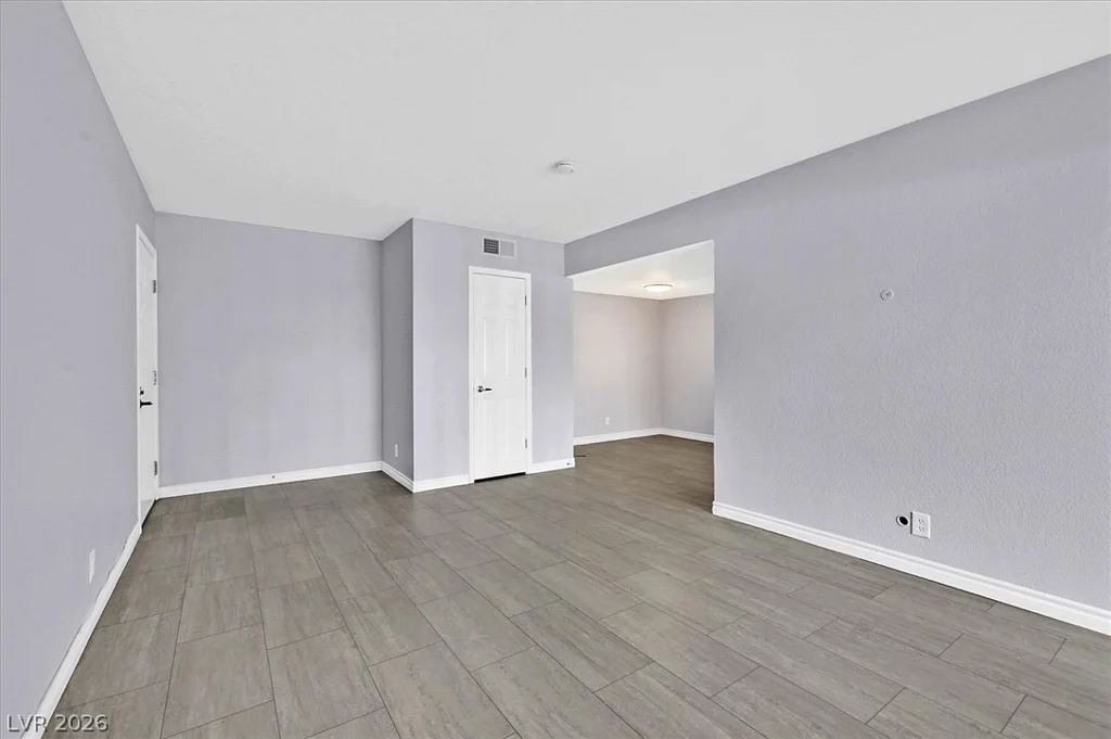 5081 River Glen, Las Vegas, NV 89103