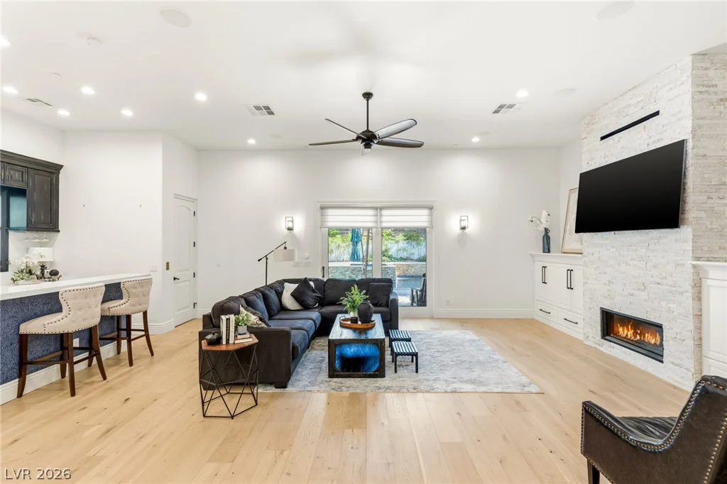 25 Pebble Dunes, Las Vegas, NV 89141