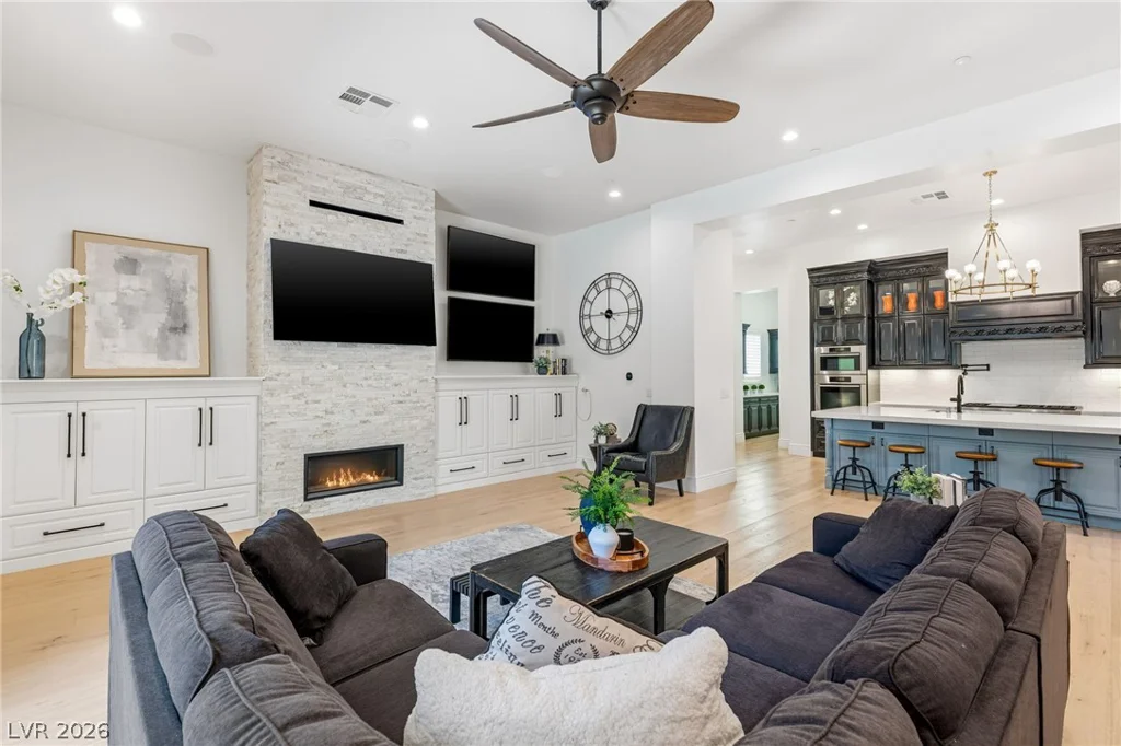 25 Pebble Dunes, Las Vegas, NV 89141