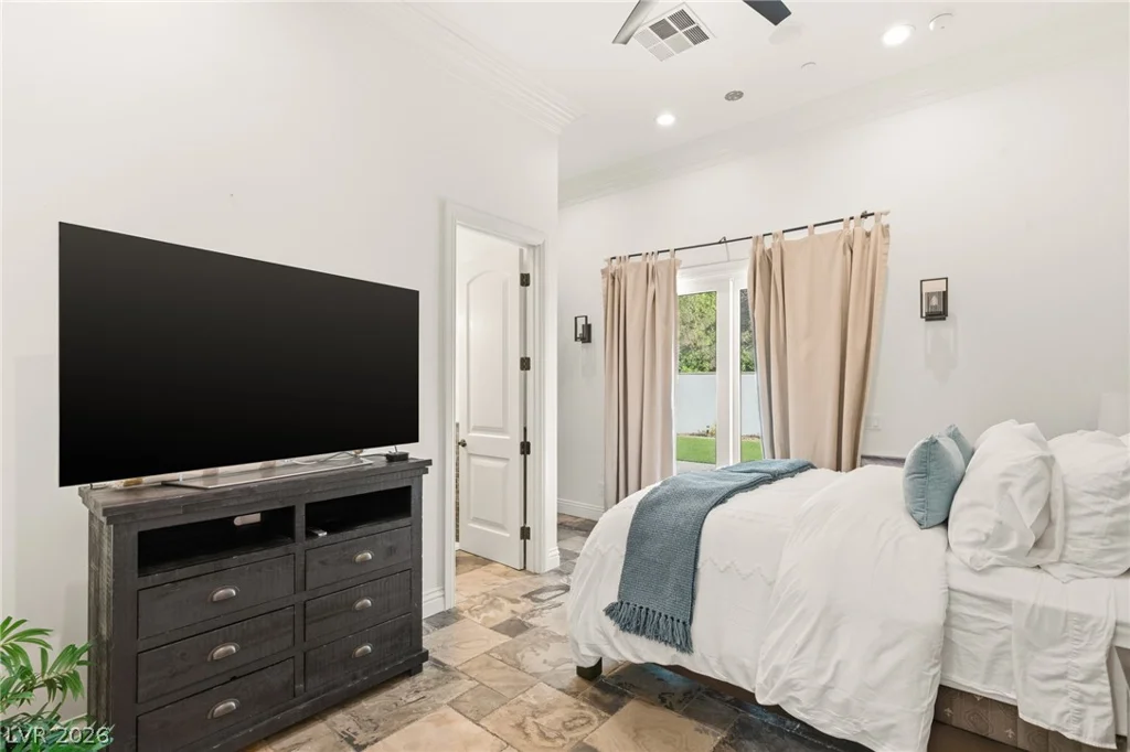 25 Pebble Dunes, Las Vegas, NV 89141