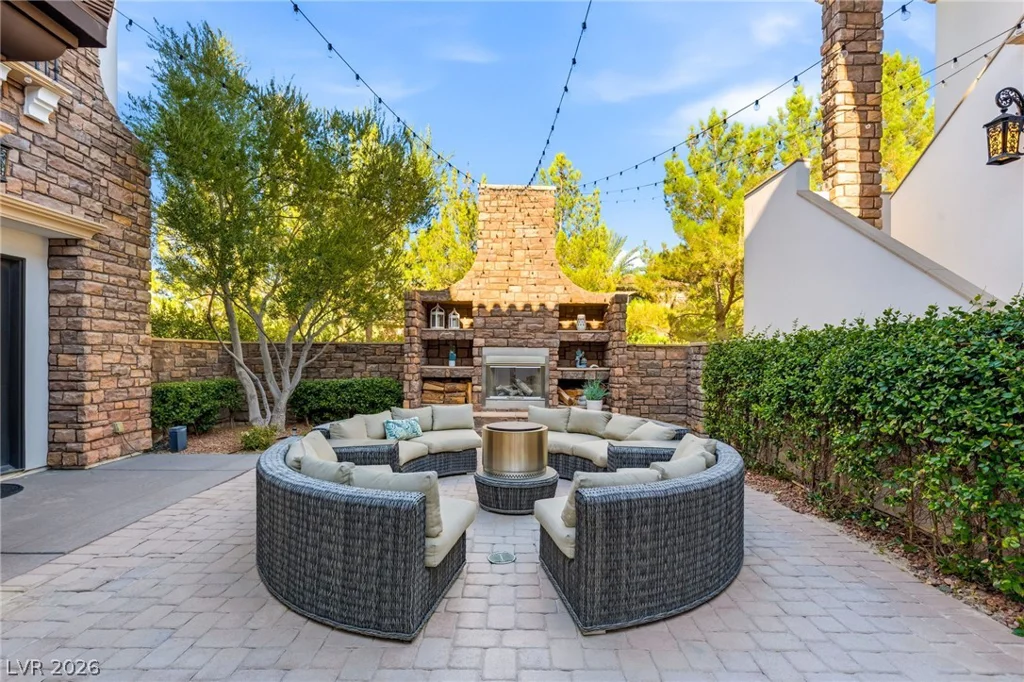 25 Pebble Dunes, Las Vegas, NV 89141