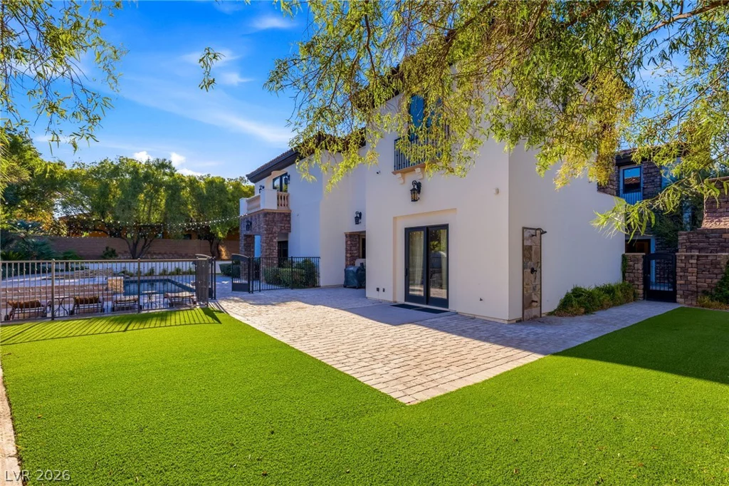 25 Pebble Dunes, Las Vegas, NV 89141