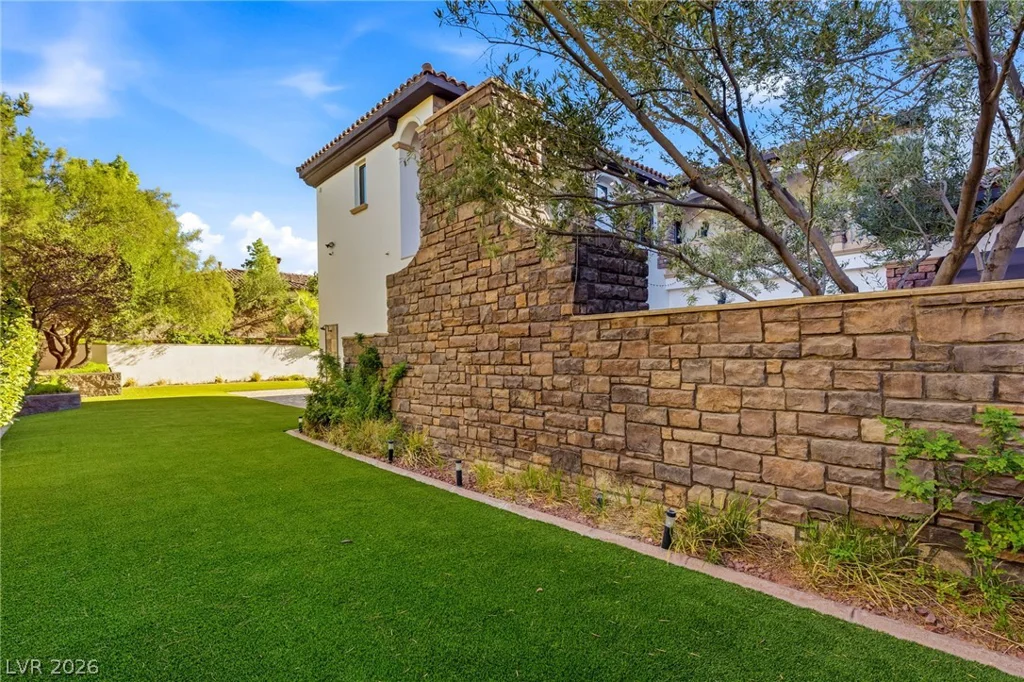 25 Pebble Dunes, Las Vegas, NV 89141